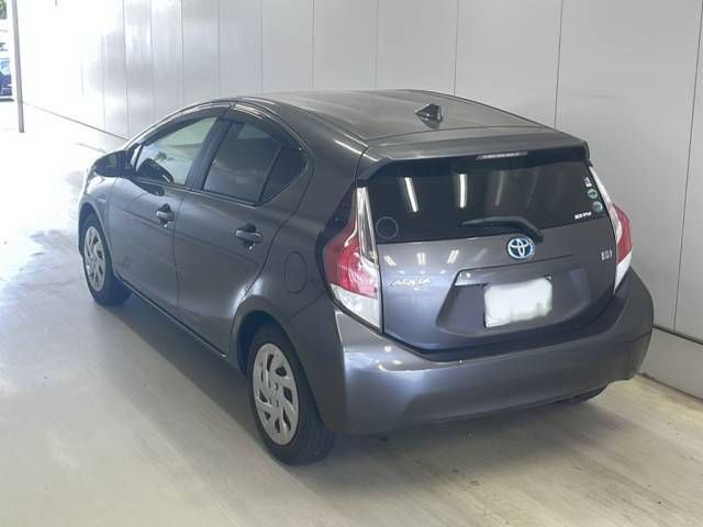 2016 Toyota Aqua S auction photo 3