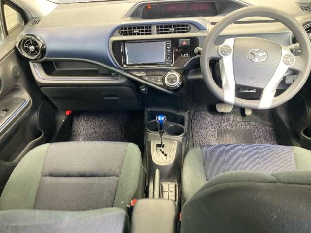 2016 Toyota Aqua S auction photo 4