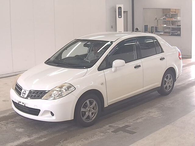 2011 Nissan ティーダラティオ 15B auction photo 4