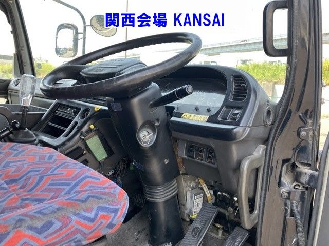 2007 Isuzu Giga dump auction photo 4