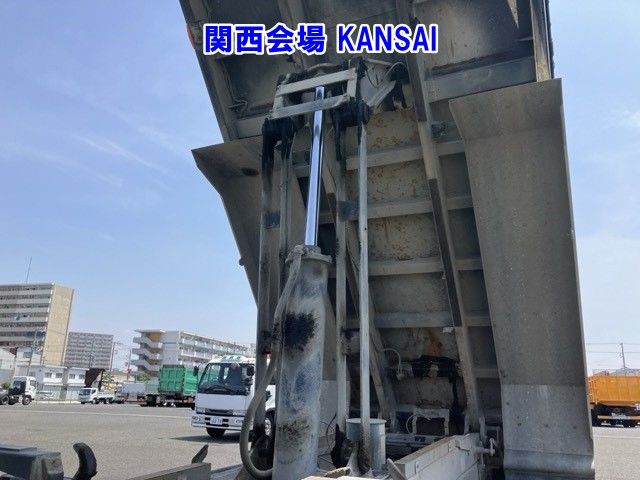 2007 Isuzu Giga dump auction photo 19