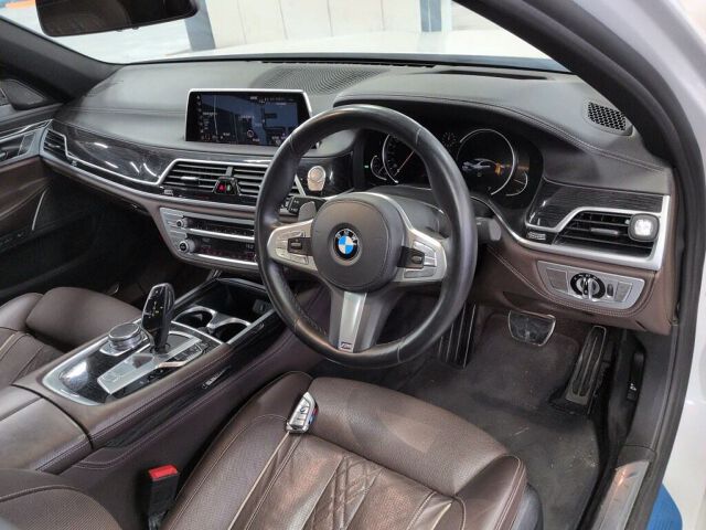 2018 BMW 7 Series 740D XDR M Sport 4WD auction photo 3