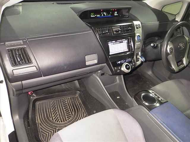 2013 Toyota Prius Alpha S auction photo 5