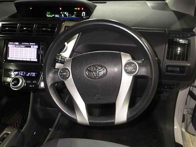 2013 Toyota Prius Alpha S auction photo 8