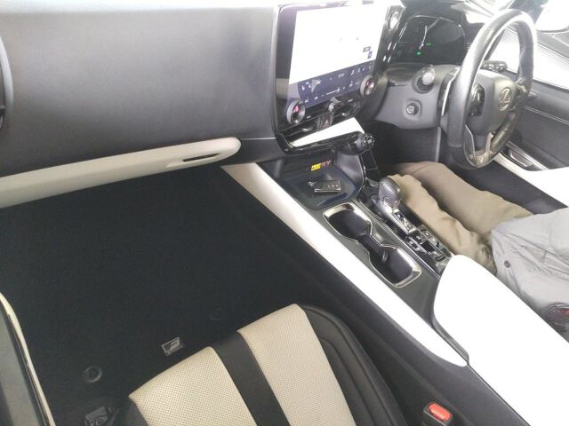 2021 Lexus NX NX450H+Fスポーツ 4WD auction photo 3