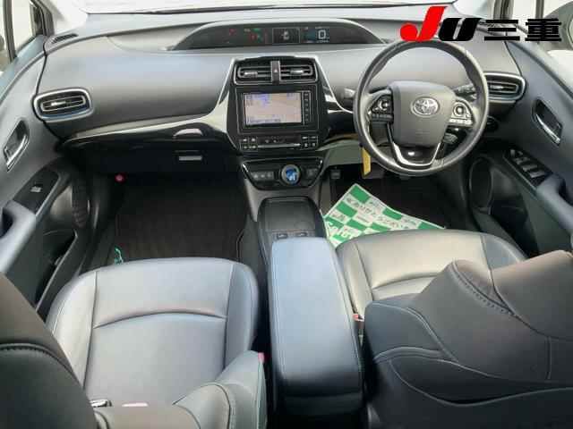 2020 Toyota Prius Sツーリングセレクション auction photo 8