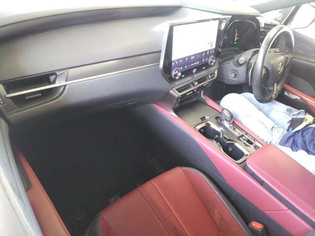 2024 Lexus RX RX500H F Super Four 4WD auction photo 3