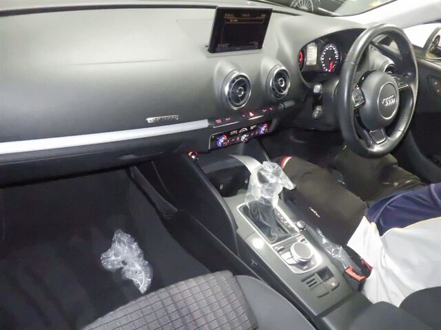 2014 Audi A3 Sedan 1.8TFSIクワトロ 4WD auction photo 3