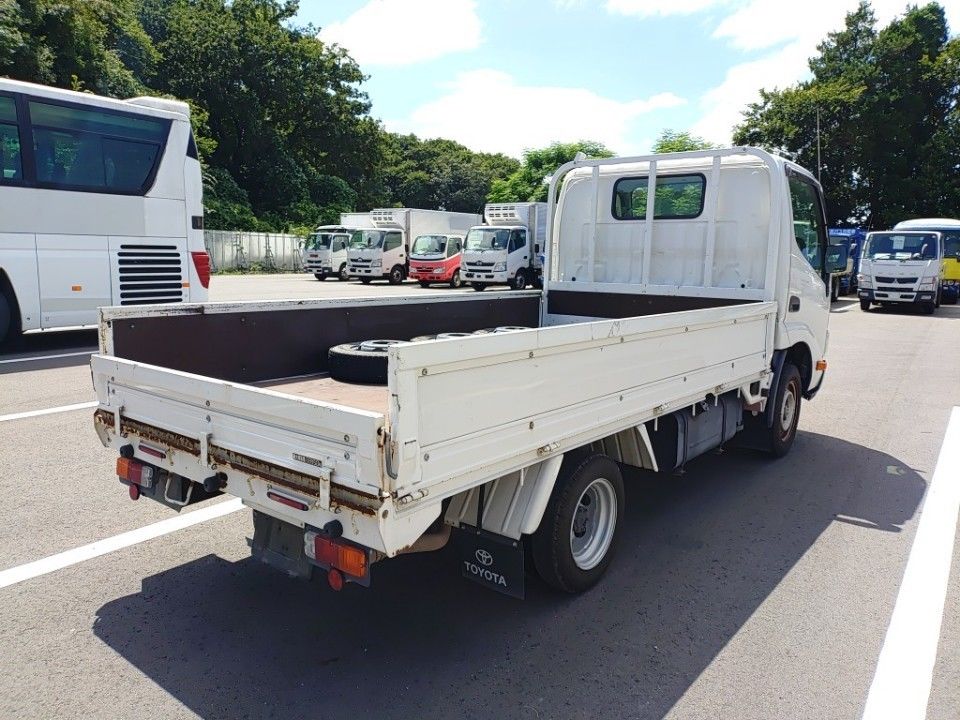 2020 Toyota Dyna auction photo 2