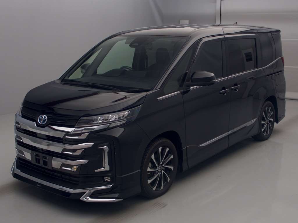 Japan Auction Vehicles 4 2023 Toyota Noah Hybrid S-Z auction photo