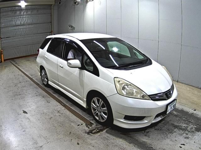 2012 Honda Fit Shuttle 15X L Package Japan auction vehicle