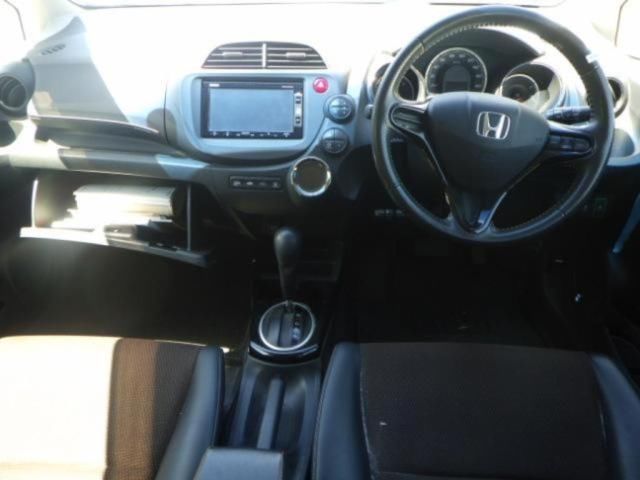 2012 Honda Fit Shuttle 15X L Package auction photo 3