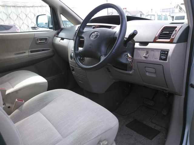 2004 Toyota Noah Xエルセオエディション auction photo 3