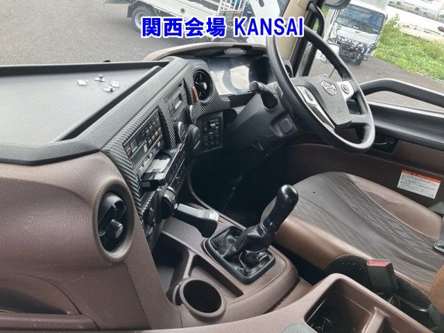 2019 Hino Profia アルミウイング auction photo 5