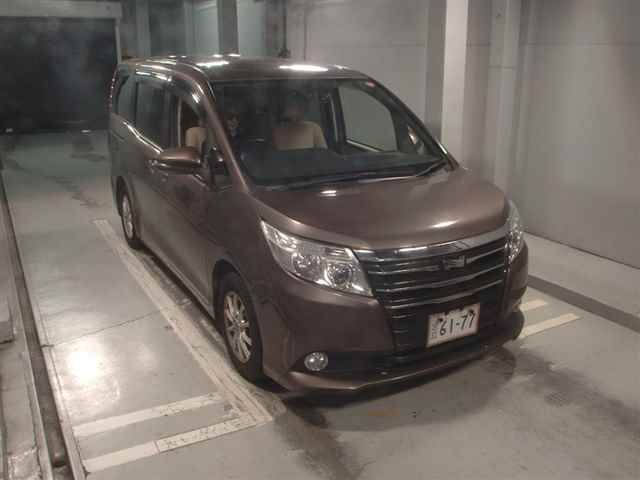 Japan Auction Vehicles 12 2015 Toyota Noah G auction photo
