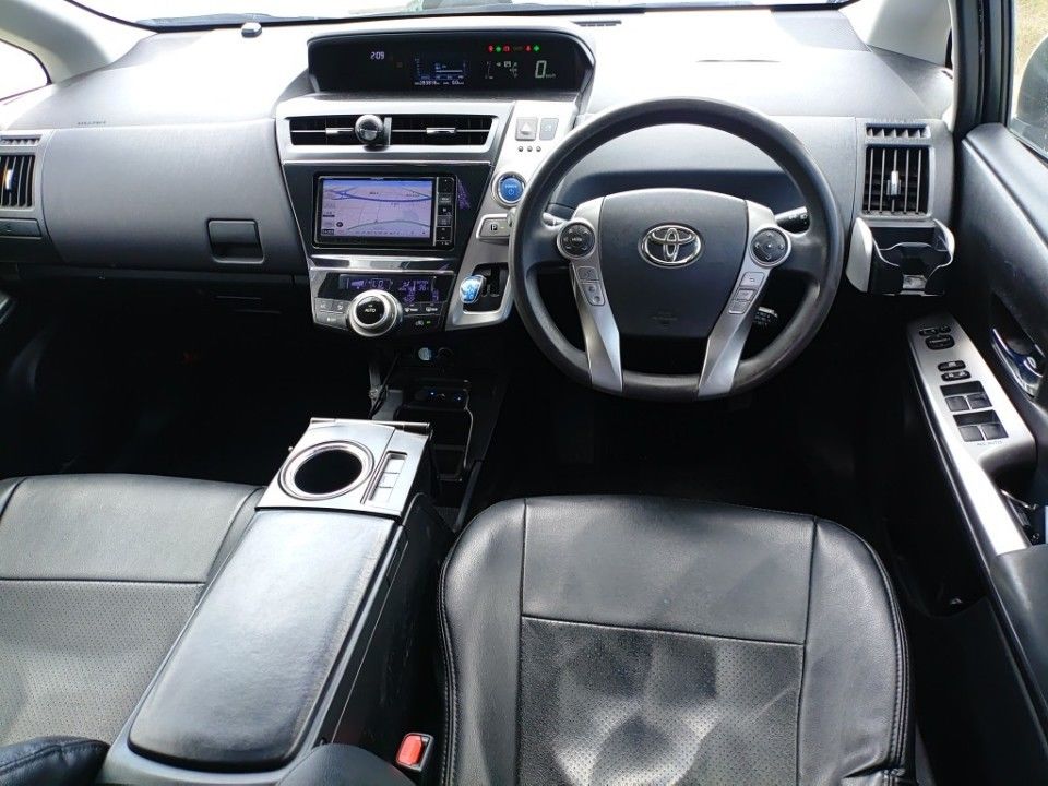 2019 Toyota プリウス α auction photo 3