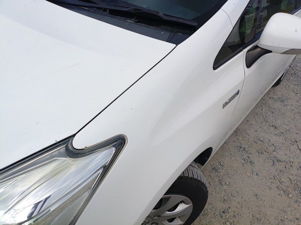 2019 Toyota プリウス α auction photo 21