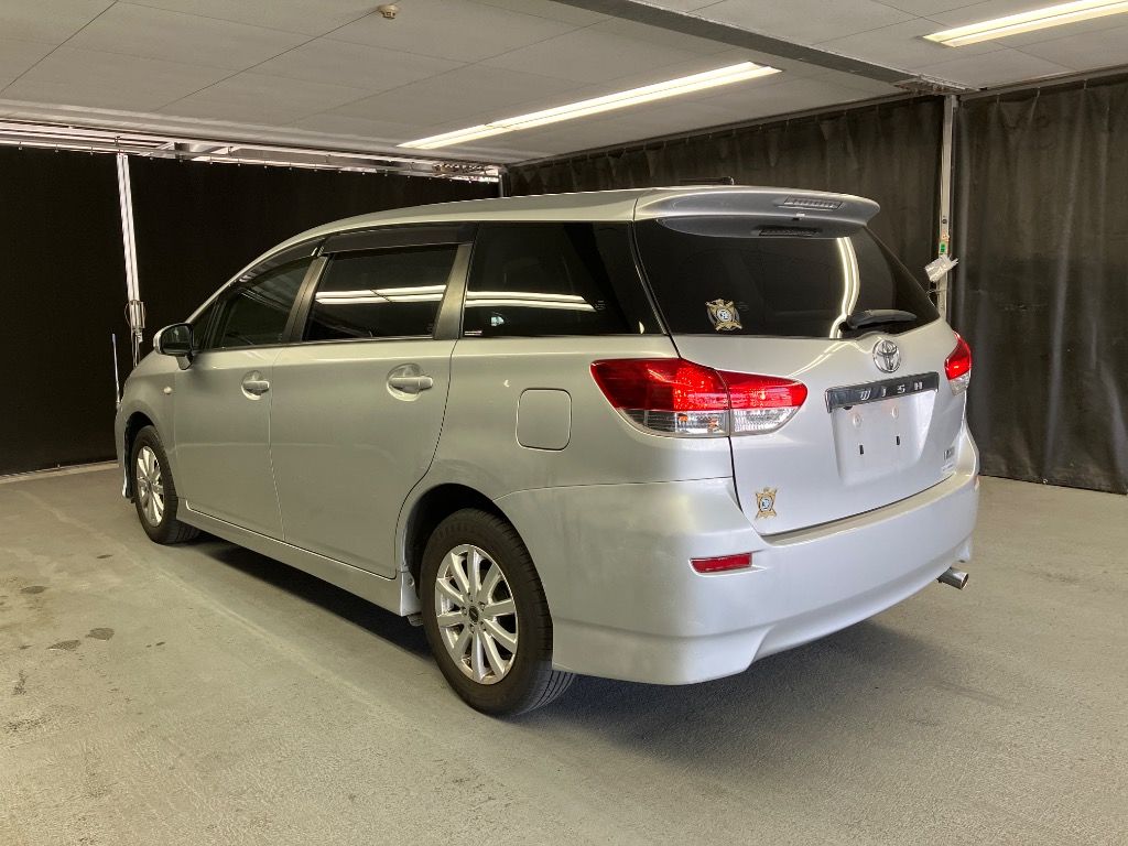 2012 Toyota Wish 1.8X HID Selection auction photo 2