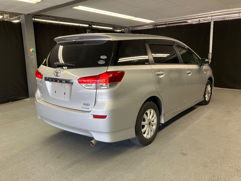 2012 Toyota Wish 1.8X HID Selection auction photo 4