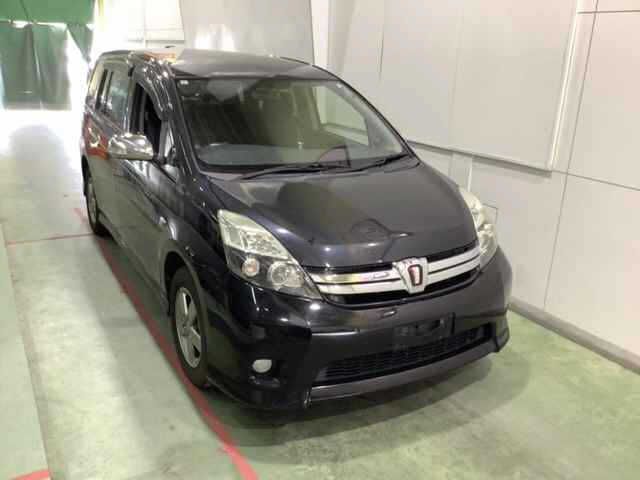 Japan Auction Vehicles 4 2013 Toyota Isis 4WD プラタナ auction photo