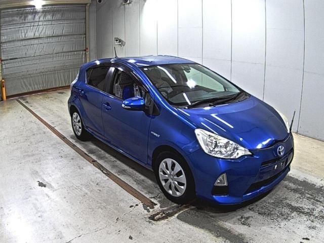 2013 Toyota Aqua S Japan auction vehicle