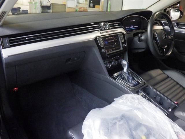 2016 Volkswagen VW パサート GTE アドバンス auction photo 2
