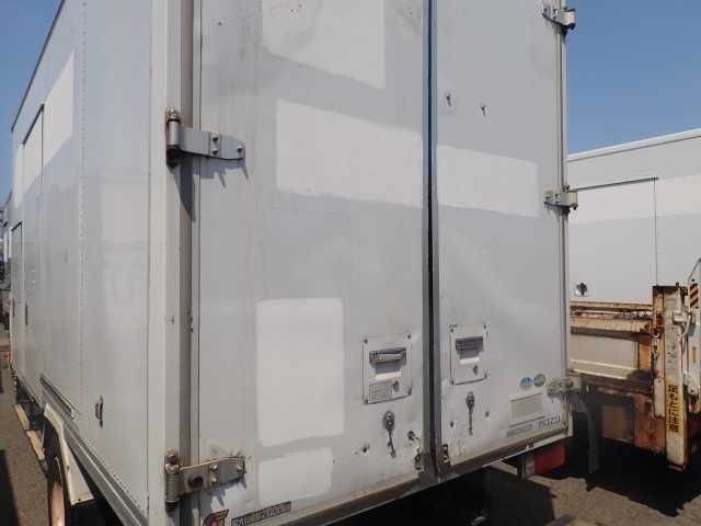 2013 Toyota Dyna 2.0t パネルバン 冷凍機付 auction photo 7