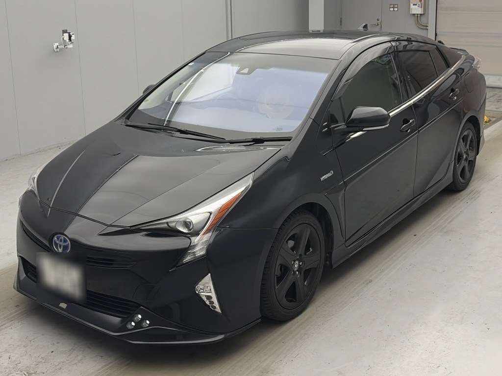 Japan Auction Vehicles 4 2016 Toyota Prius S Touring Selection auction photo