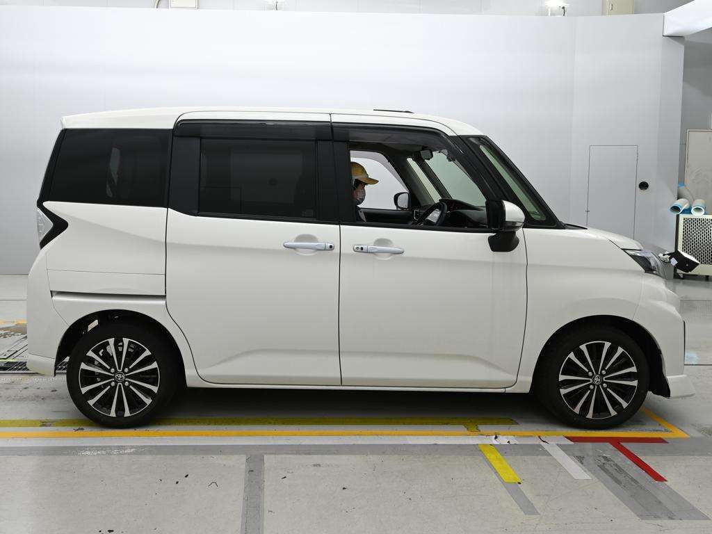 2023 Toyota Roomy Custom G-T auction photo 3