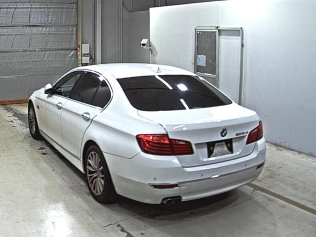 2016 BMW 5 Series 523d Luxury auction photo 2