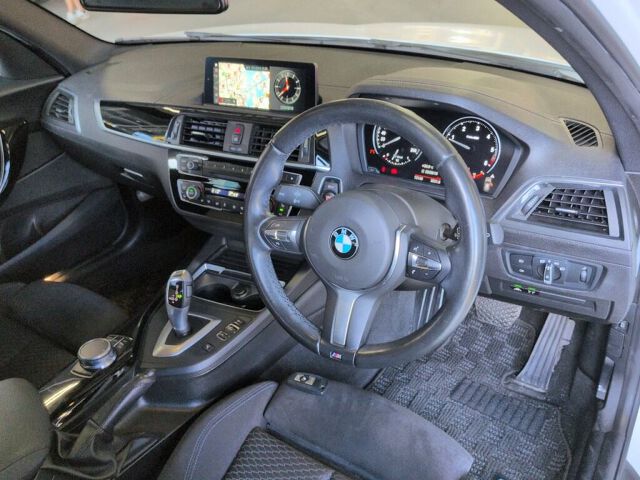 2018 BMW 1 Series 118D Mスポーツ auction photo 3