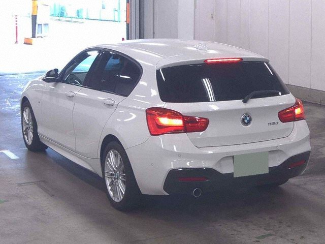 2018 BMW 1 Series 118D Mスポーツ auction photo 2