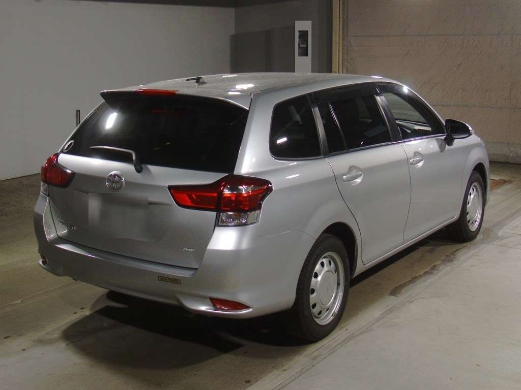 2021 Toyota Corolla Fielder EX 4WD auction photo 2