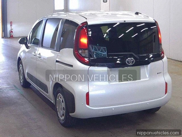 2026 Toyota Sienta Hybrid G auction photo 2