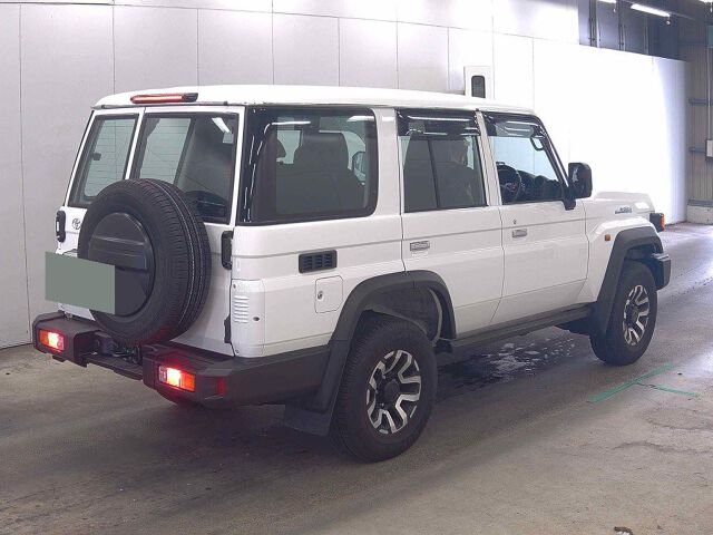2025 Toyota Land Cruiser 70 AX 4WD auction photo 5