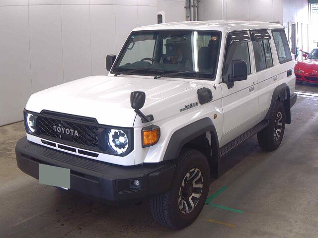 2025 Toyota Land Cruiser 70 AX 4WD auction photo 4