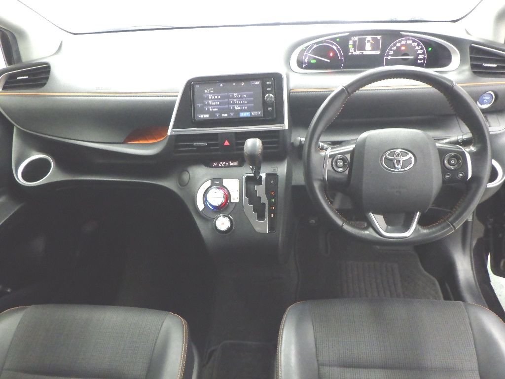 2017 Toyota Sienta ハイブリッドGクエロ auction photo 3
