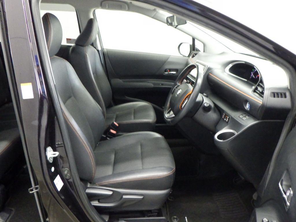 2017 Toyota Sienta ハイブリッドGクエロ auction photo 6
