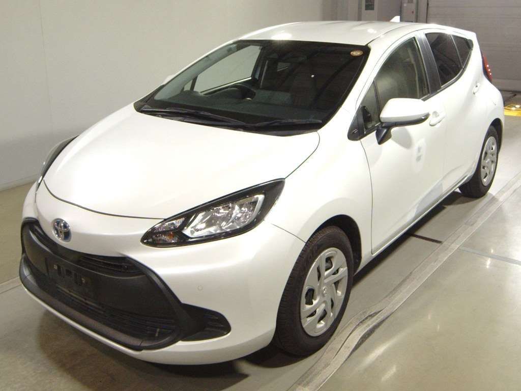 2022 Toyota Aqua X Japan auction vehicle