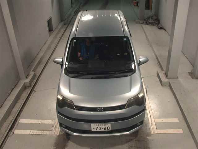 2015 Toyota Spade F auction photo 6