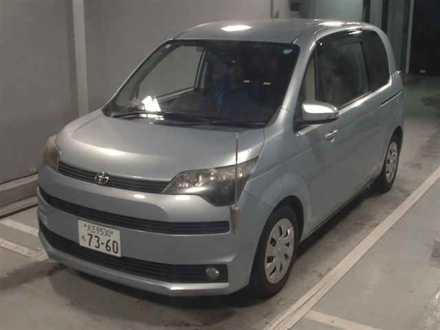 2015 Toyota Spade F auction photo 4