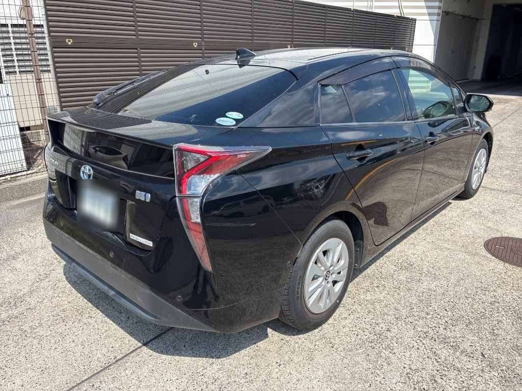 2018 Toyota Prius Sセーフティプラス auction photo 2
