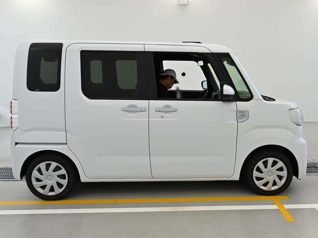 2022 Toyota ピクシスメガ D SA III auction photo 3