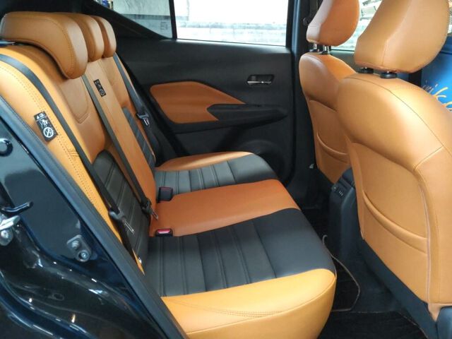 2022 Nissan Kicks X Two-Tone Interior Edition auction photo 6