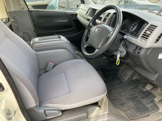 2010 Toyota Hiace ワゴン auction photo 8