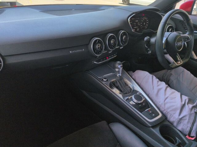 2016 Audi TTクーペ 2.0 TFSI Quat S Light 4WD auction photo 3