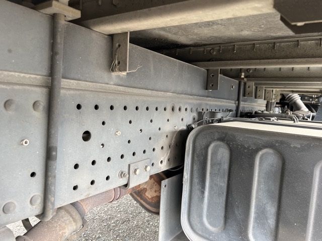 2013 Isuzu Elf Van auction photo 17