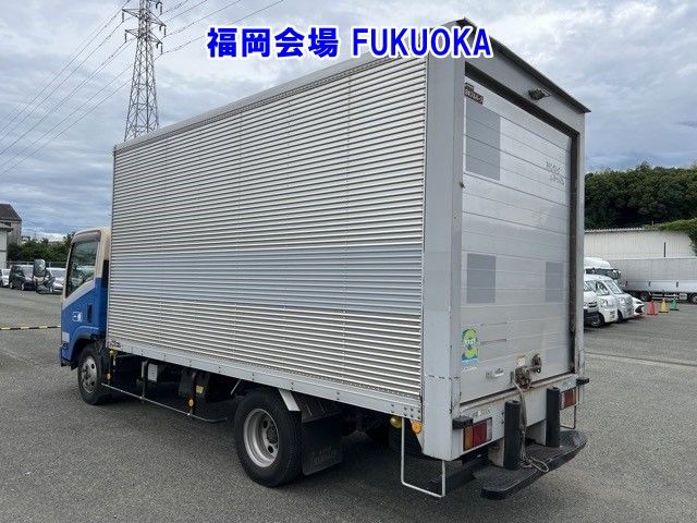 2013 Isuzu Elf Van auction photo 2