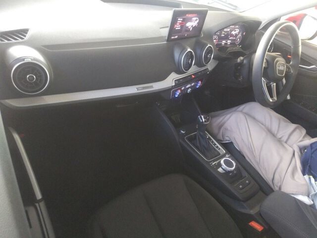 2024 Audi Q2 35TDI アドバンス auction photo 3