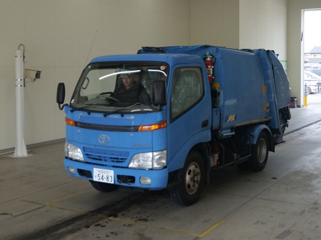 Japan Auction Vehicles 22 2001 Toyota Dyna ジンカイ auction photo